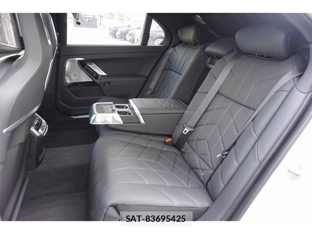Bmw i7 2025-08 7325954-16