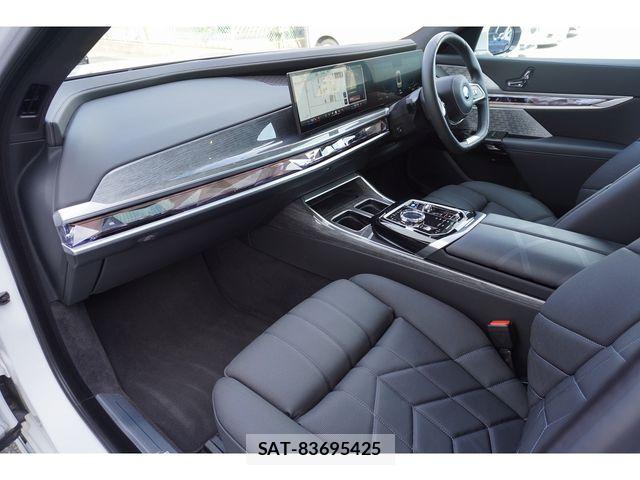 Bmw i7 2025-08 7325954-18