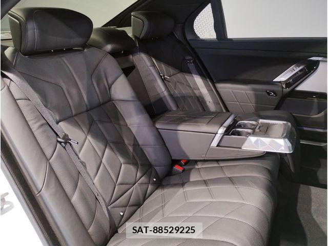 Bmw i7 2024-05 7721437-11