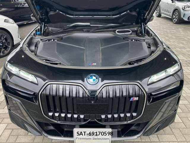 Bmw i7 2025-06 8206599-12