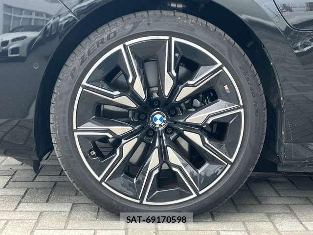Bmw i7 2025-06 8206599-13