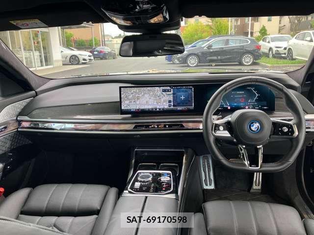 Bmw i7 2025-06 8206599-1