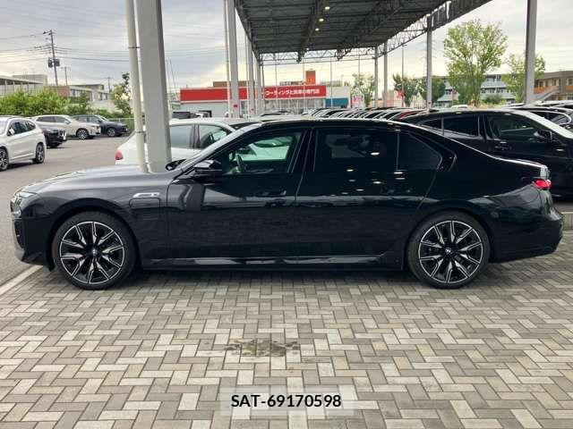 Bmw i7 2025-06 8206599-5
