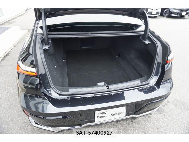 Bmw i7 2025-09 8334981-14