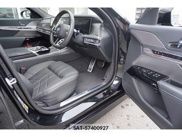 Bmw i7 2025-09 8334981-17