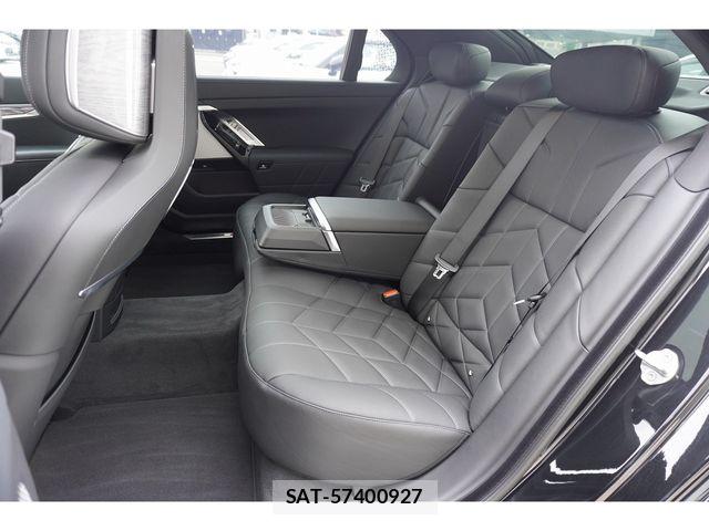 Bmw i7 2025-09 8334981-20