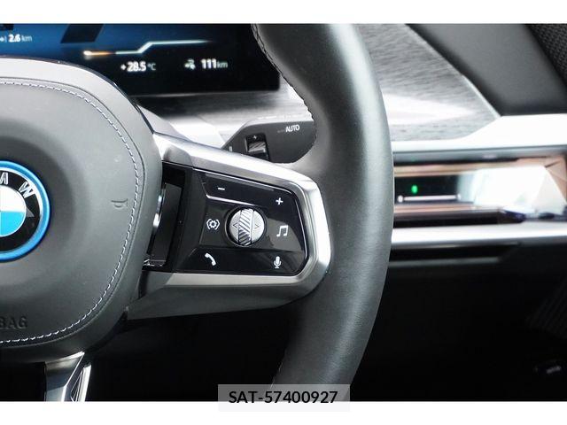 Bmw i7 2025-09 8334981-26