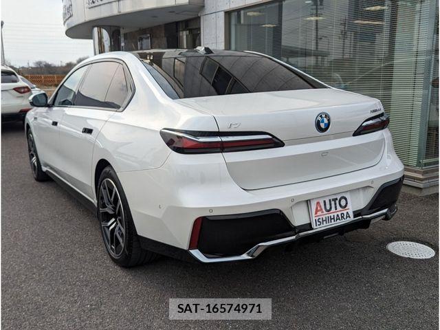 Bmw i7 2023-05 8665862-2