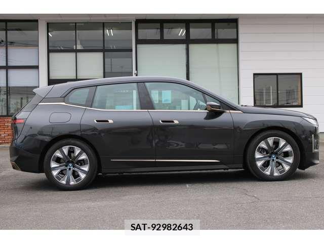 Bmw IX 2022-01 207811-12