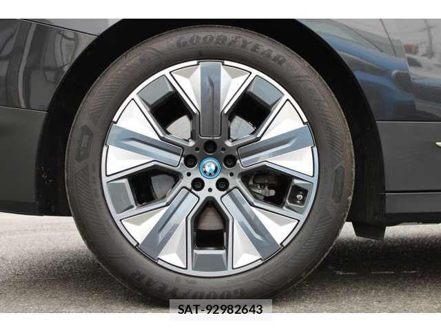 Bmw IX 2022-01 207811-6