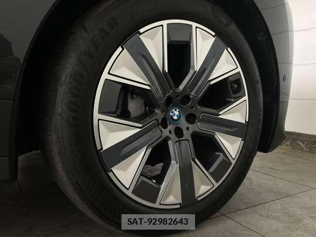 Bmw IX 2022-01 207811-8