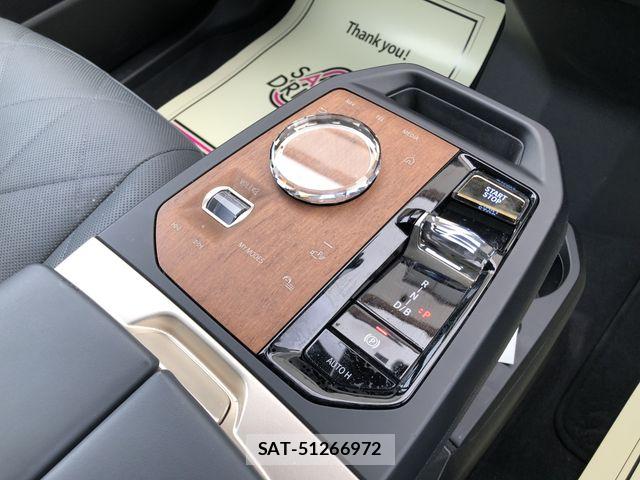 Bmw IX 2022-05 7215356-17