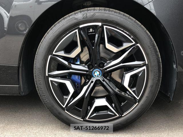 Bmw IX 2022-05 7215356-26