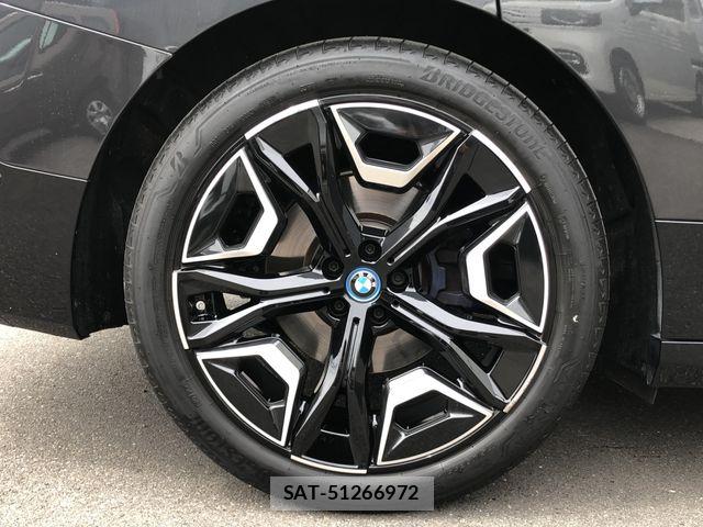 Bmw IX 2022-05 7215356-27