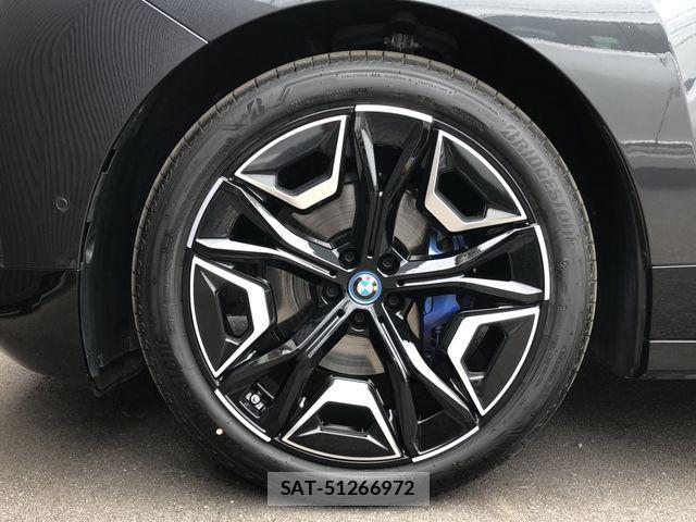 Bmw IX 2022-05 7215356-29