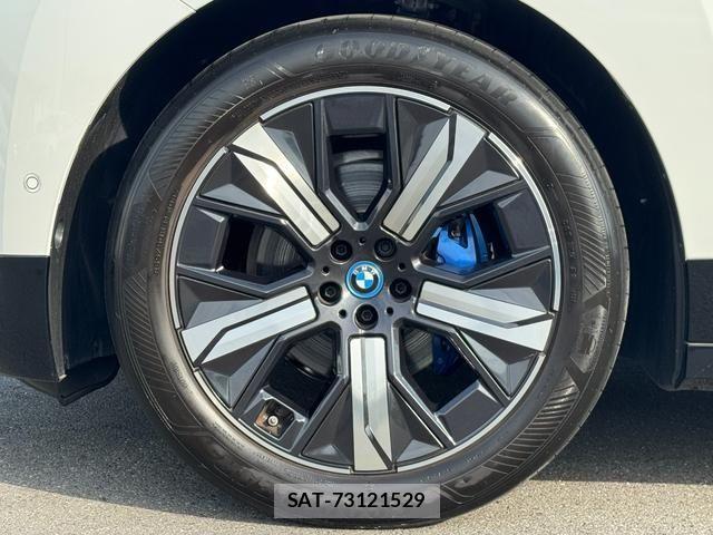 Bmw IX 2022-06 7721438-16