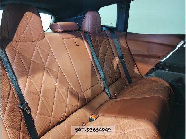 Bmw IX 2025-07 7960679-11