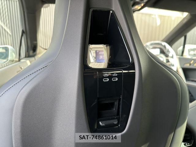 Bmw IX 2023-06 8098272-25