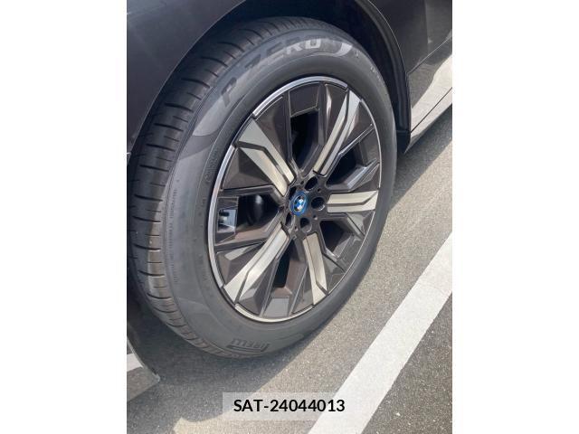 Bmw IX 2022-11 8244710-8