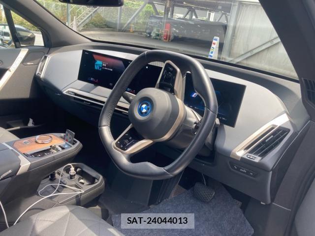 Bmw IX 2022-11 8244710-10