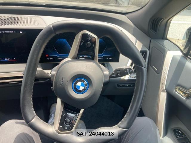 Bmw IX 2022-11 8244710-15