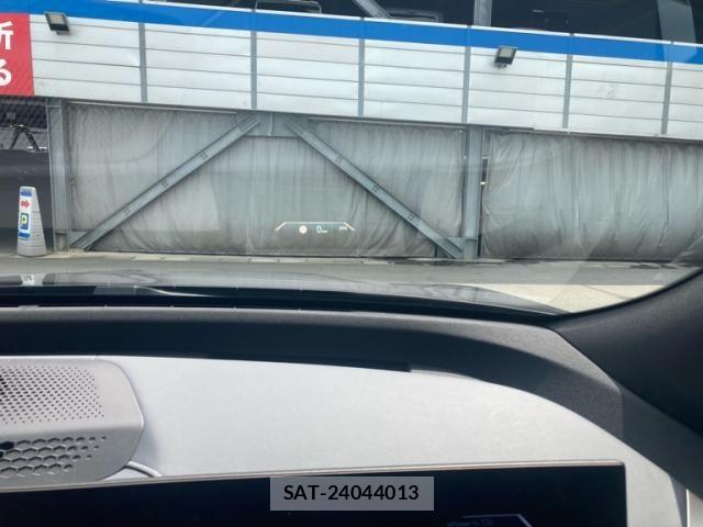 Bmw IX 2022-11 8244710-18