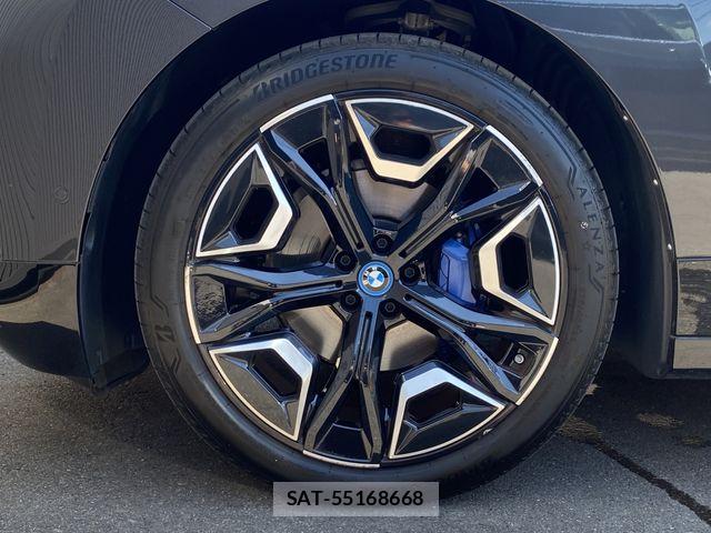 Bmw IX 2023-06 8313364-29