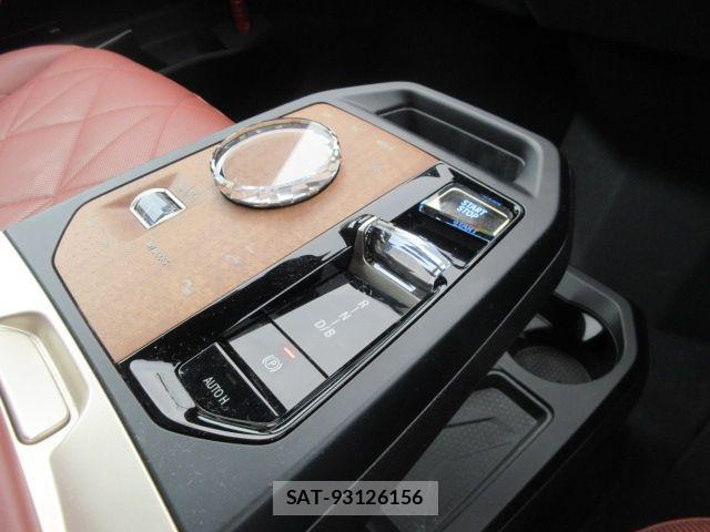 Bmw IX 2022-06 8795391-11