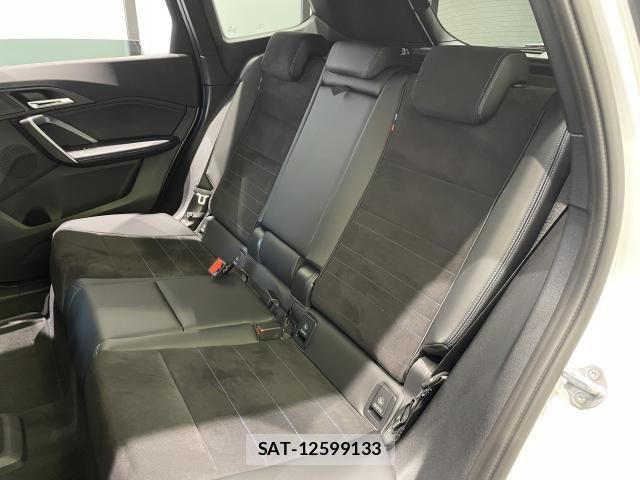 Bmw iX1 2025-04 6670541-12