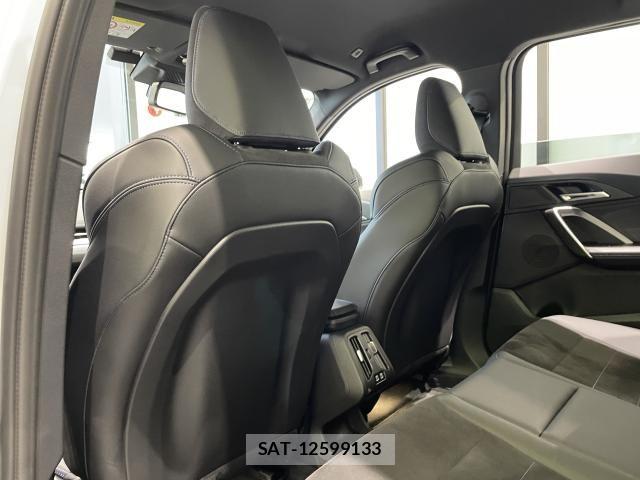 Bmw iX1 2025-04 6670541-13