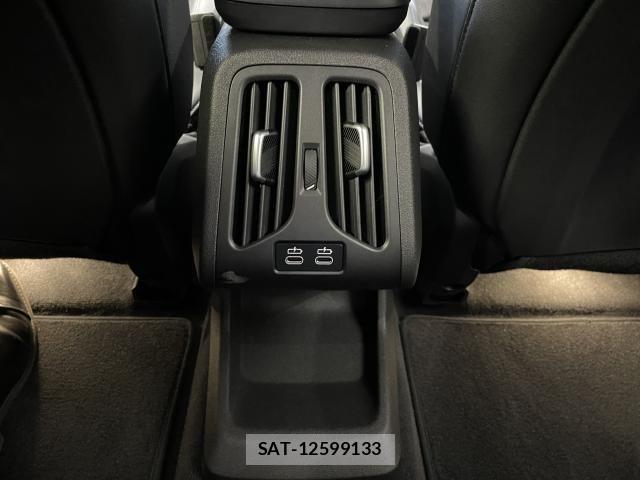 Bmw iX1 2025-04 6670541-16