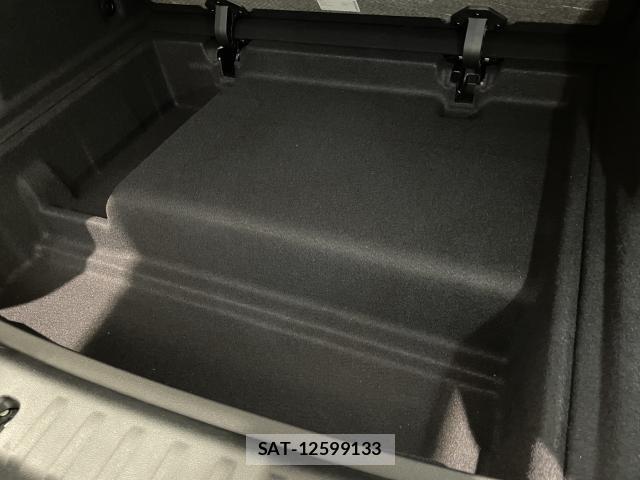 Bmw iX1 2025-04 6670541-17