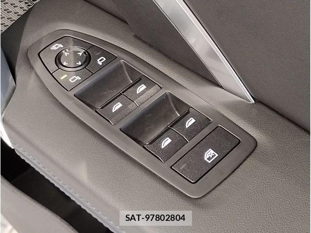 Bmw iX1 2024-10 7325956-22