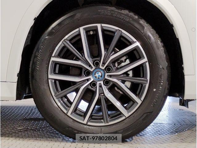 Bmw iX1 2024-10 7325956-8