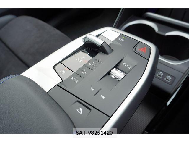 Bmw iX1 2026-01 7357007-14