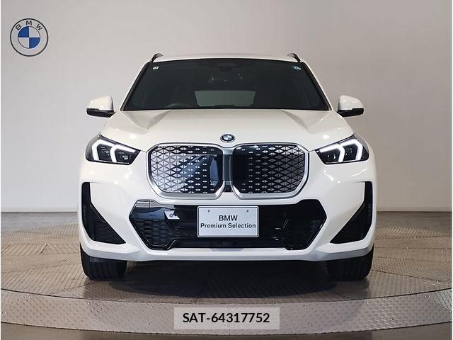 Bmw iX1 2025-04 8206602-1
