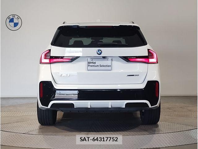 Bmw iX1 2025-04 8206602-4