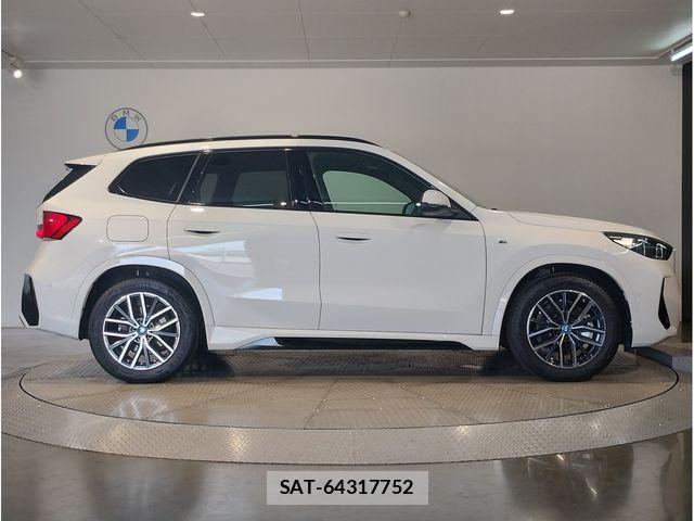 Bmw iX1 2025-04 8206602-6