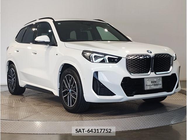 Bmw iX1 2025-04 8206602-7