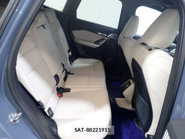 Bmw iX1 2023-10 8313369-22