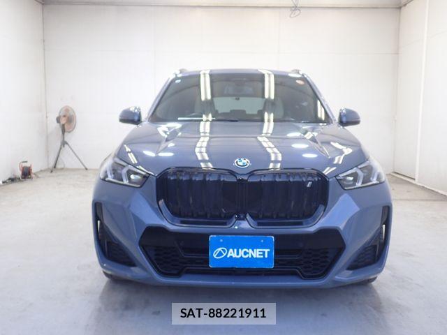 Bmw iX1 2023-10 8313369-4