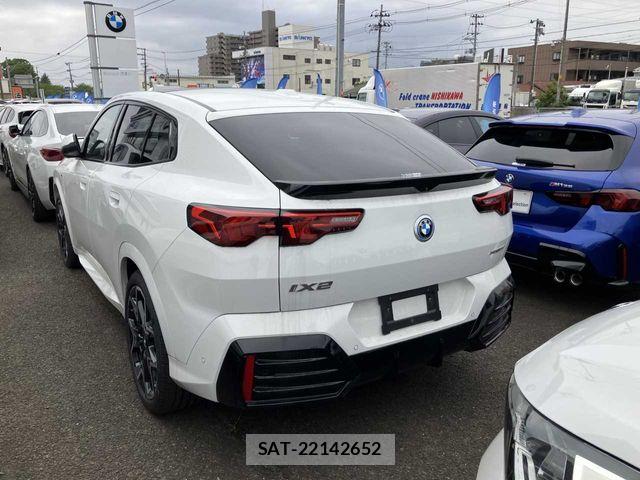 Bmw iX2 2025-03 6902695-2
