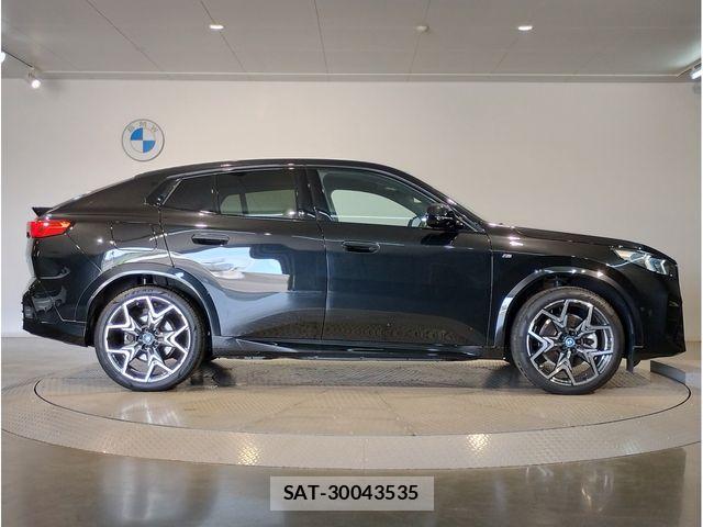 Bmw iX2 2024-11 7057675-7