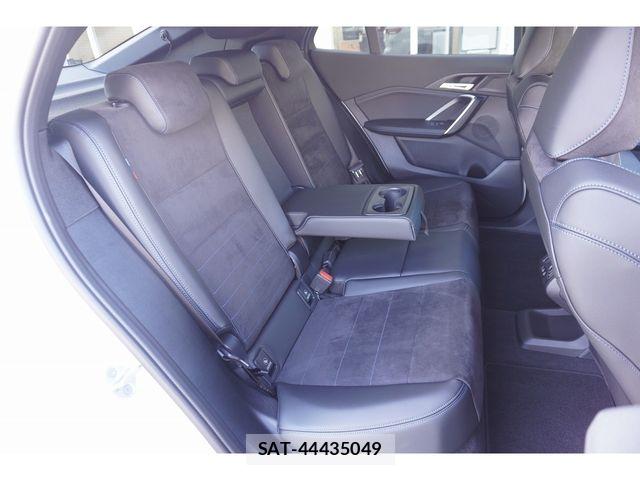 Bmw iX2 2026-04 8625998-12