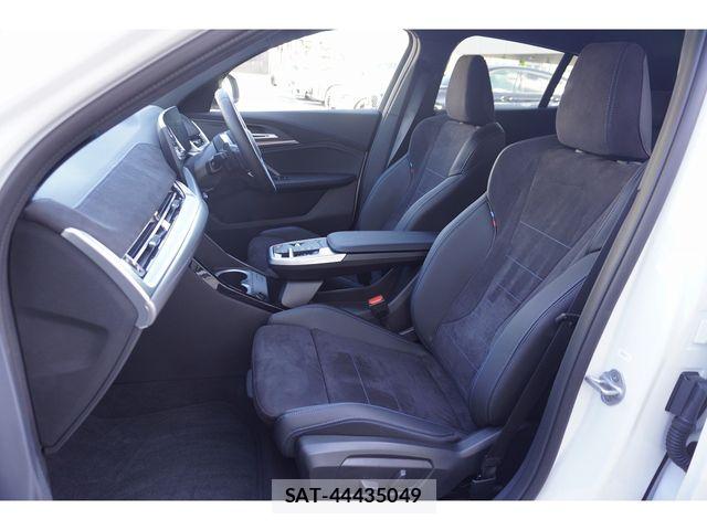Bmw iX2 2026-04 8625998-14