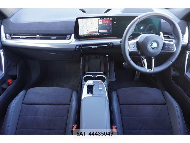 Bmw iX2 2026-04 8625998-15