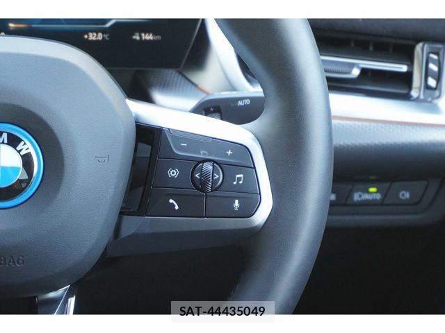 Bmw iX2 2026-04 8625998-18