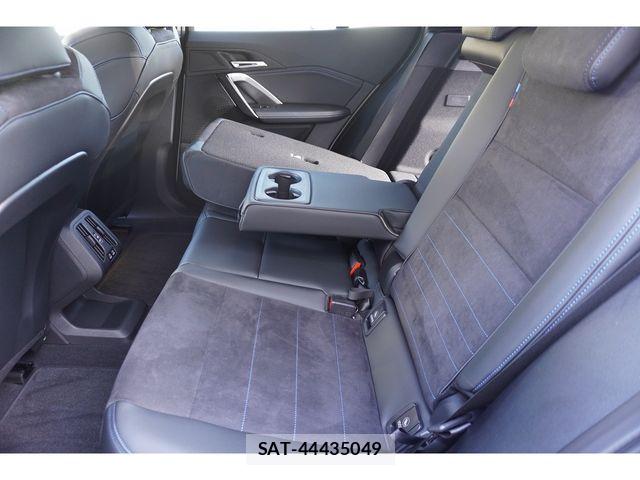 Bmw iX2 2026-04 8625998-8