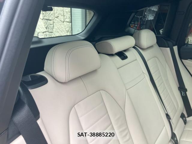 Bmw iX3 2022-06 7875536-17