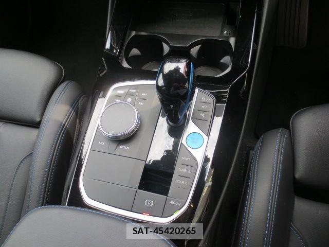 Bmw iX3 2022-09 8129206-17